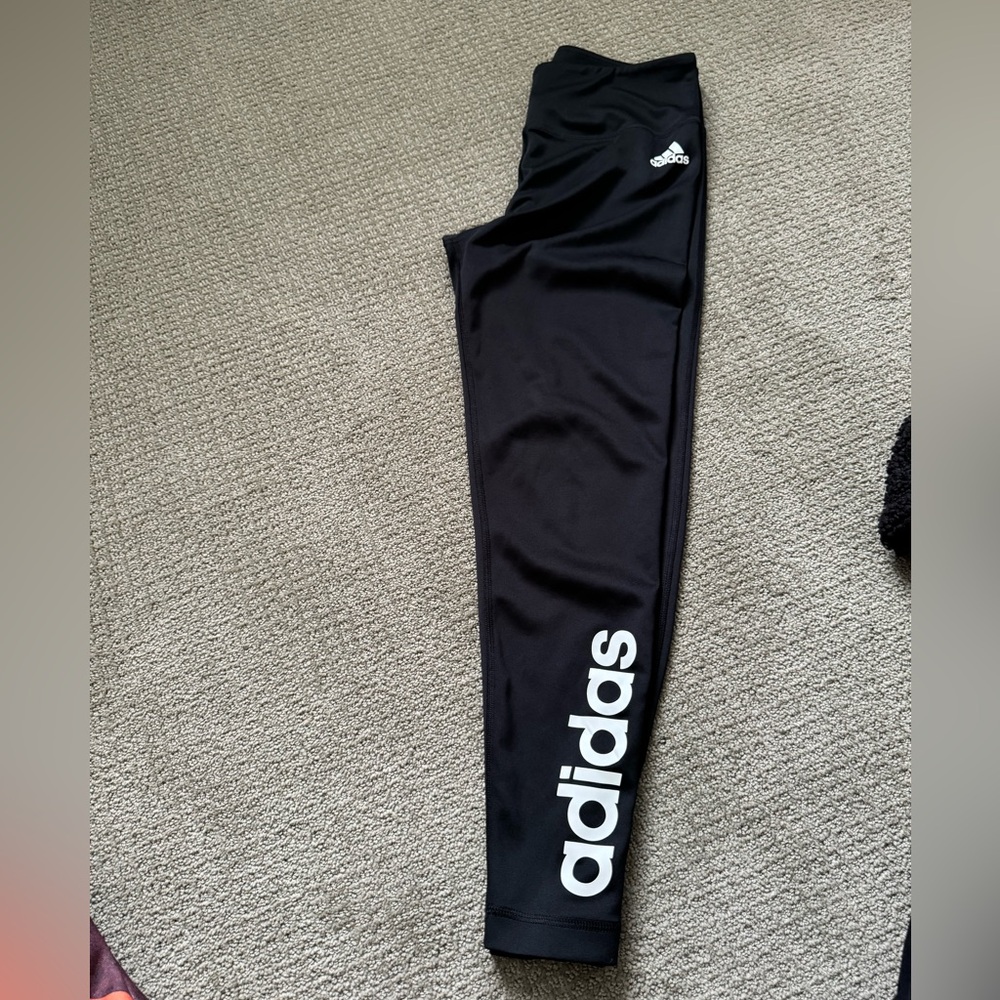 EUC Adidas Women’s Jacket (size XS) & Legging (size M) Bundle - Picture 6 of 6